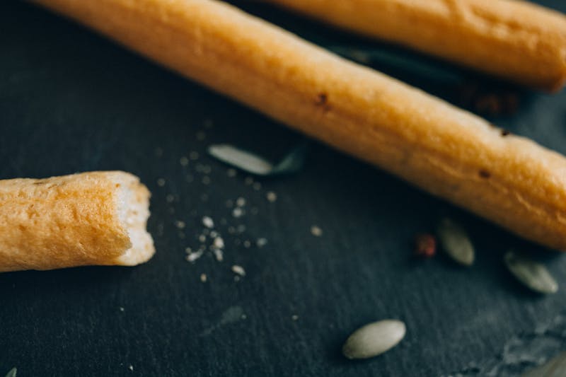 Garlic bread sticks with marinara dipping sauce
