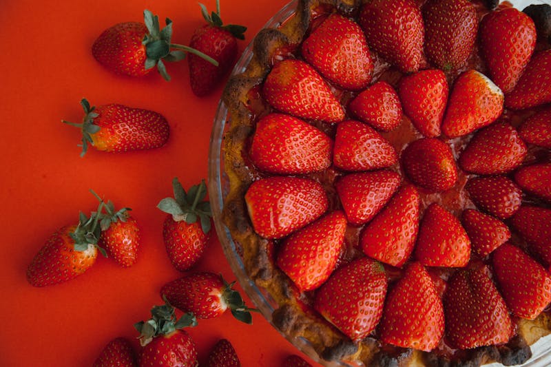 Nutella dessert pizza with strawberries and powdered sugar